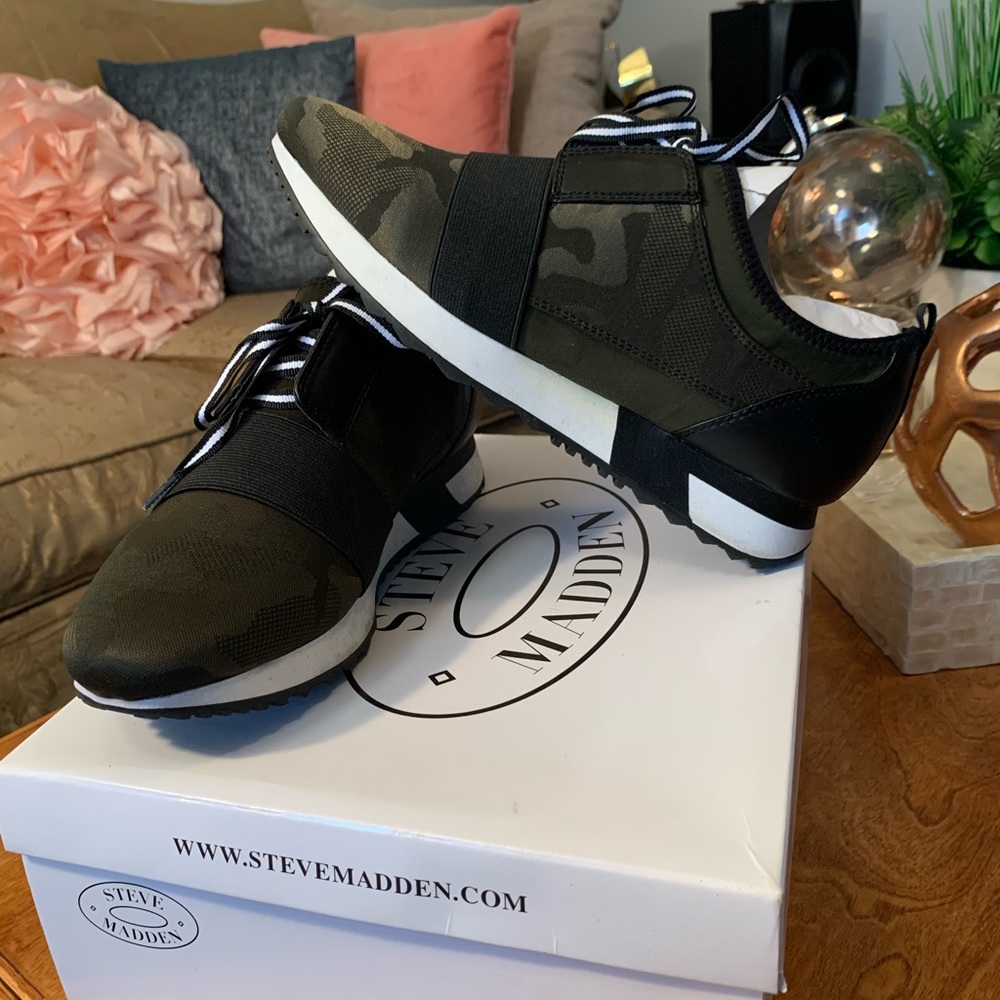 Camouflage Steve Madden Sneakers